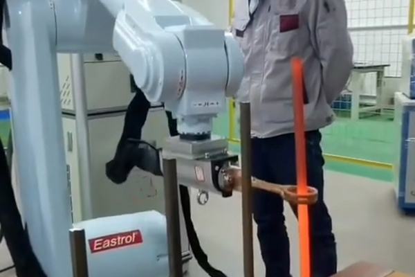 手持式91视频下载链接加热设备 配合机械手臂实现自动化加热